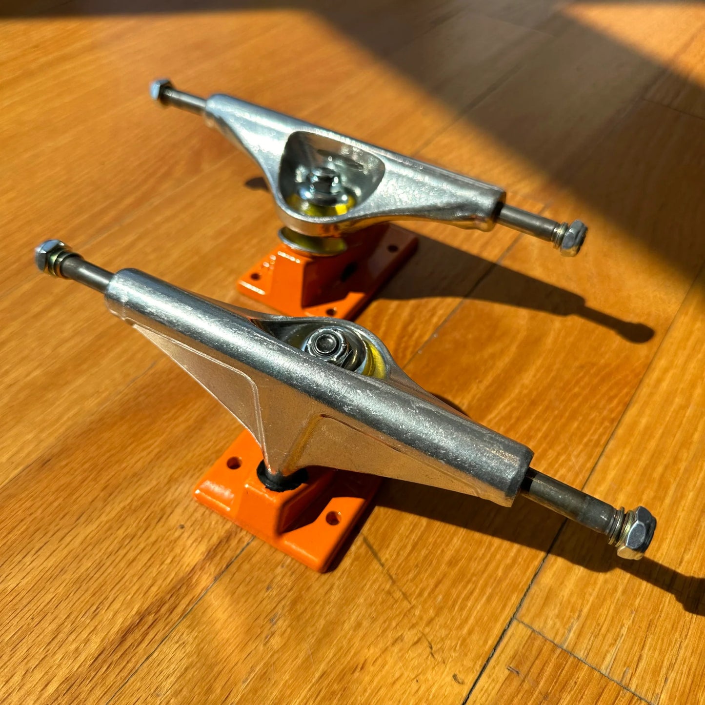 Truck Venture Legion Polished Orange 5.6HI - 144mm