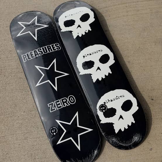 SHAPE MAPLE Zero Skateboards – Pleasures 3 Skull