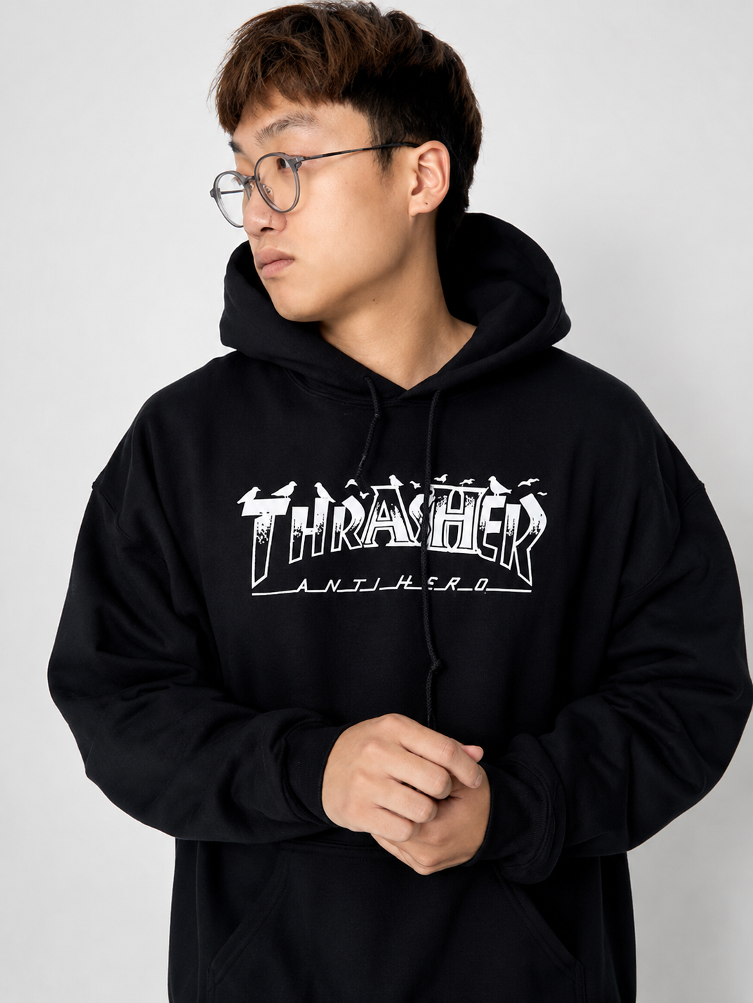 Moletom THRASHER x ANTIHERO CANGURU FECHADO PIGEON MAG Black/Preto