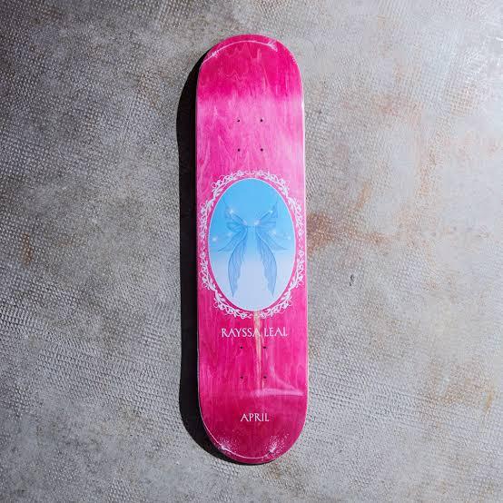 Shape Maple Rayssa Leal Fadinha April skateboards