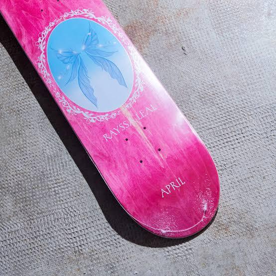 Shape Maple Rayssa Leal Fadinha April skateboards